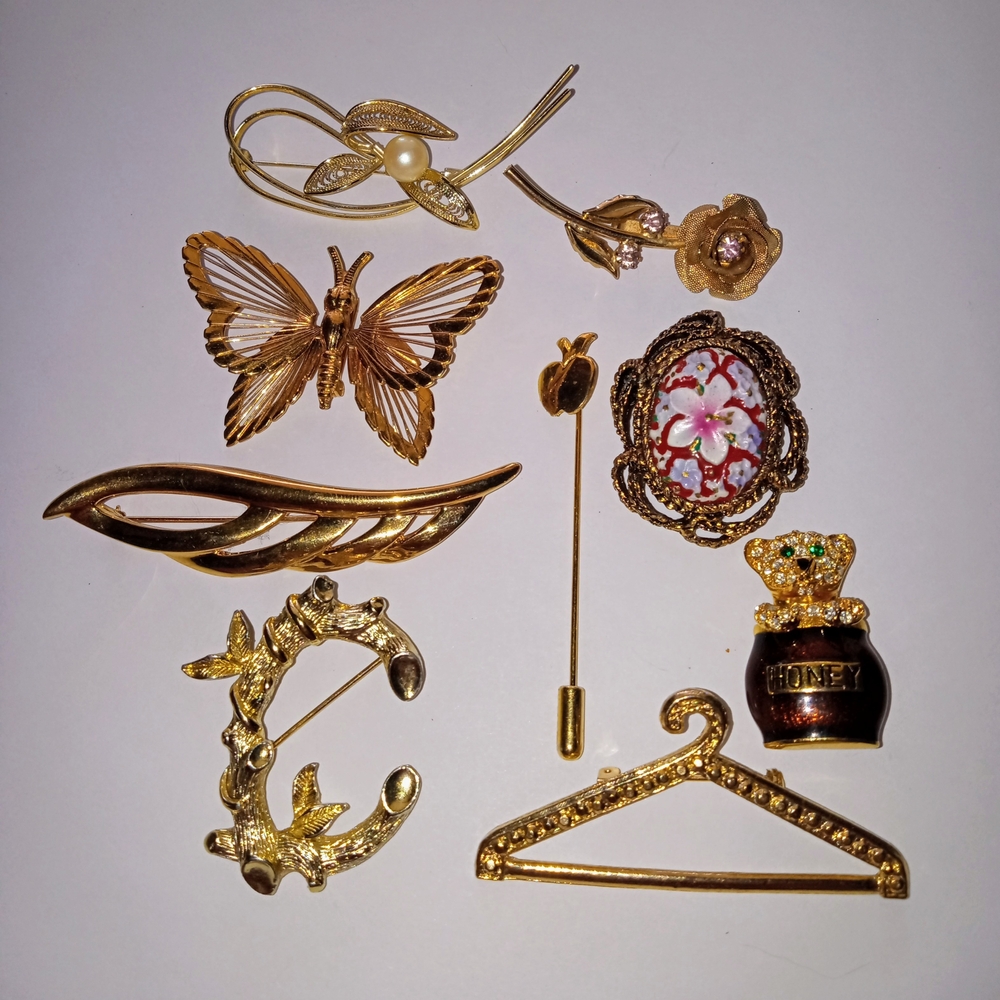 Elegant Gold Tone Vintage Pin Brooch Bundle